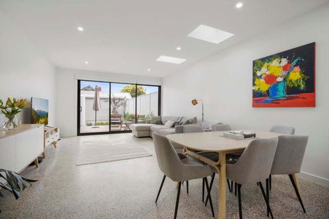 Peaceful Retreat With Backyard In Brunswick East - Accommodation QLD 1