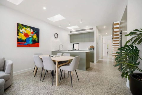 Peaceful Retreat With Backyard In Brunswick East - Accommodation QLD 2