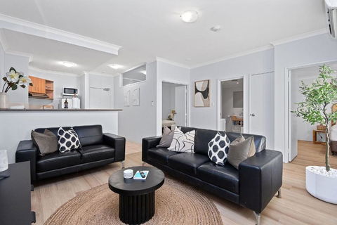 Play & Stay On Hay - Sleeps 2 Or 4 - Accommodation QLD 0