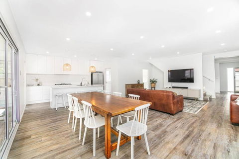 Perfect For Families And Groups - Large 5 Bedroom - Accommodation QLD 0