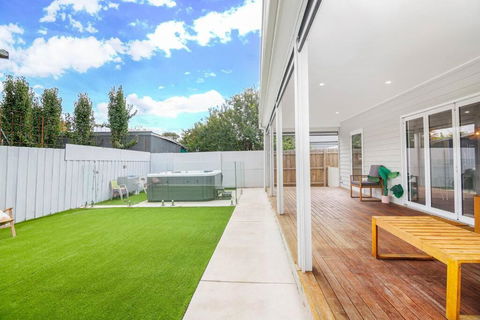 Perfect For Families And Groups - Large 5 Bedroom - Accommodation QLD 1