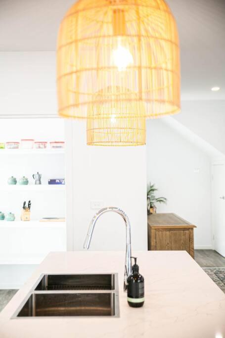 Perfect For Families And Groups - Large 5 Bedroom - Accommodation QLD 2
