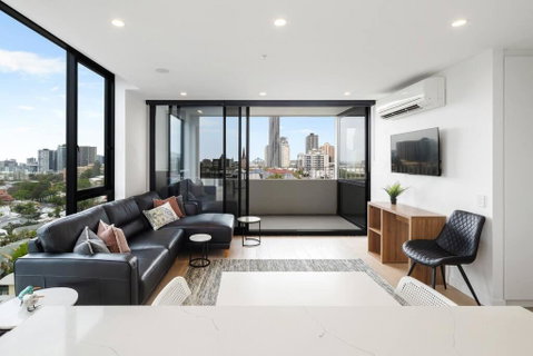 Perfect Haven In Spring Hill 2B1B And Parking - Accommodation QLD 0