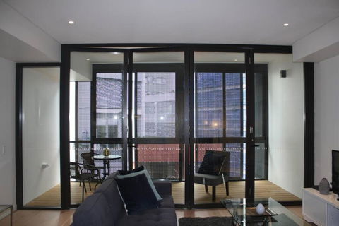 Perfect Large One Bedroom Plus Study - ALB09518 - Accommodation QLD 1