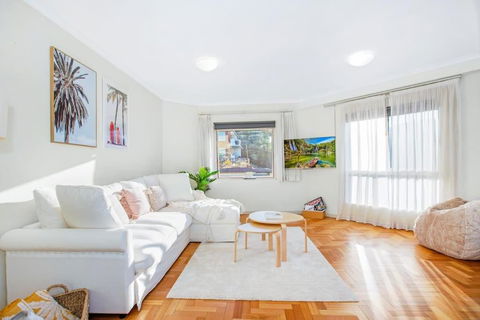 Perfect Manly Retreat, In The Heart Of Manly, Family & Couple Friendly Apartment With CAR SPOT - Accommodation QLD 0