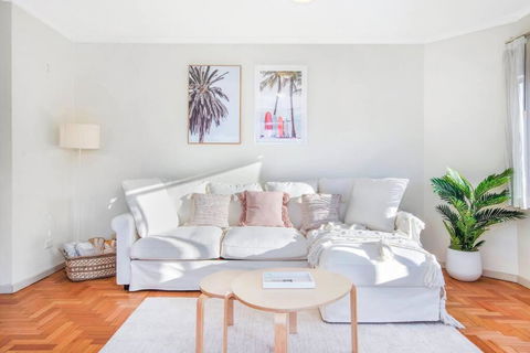 Perfect Manly Retreat, In The Heart Of Manly, Family & Couple Friendly Apartment With CAR SPOT - Accommodation QLD 1