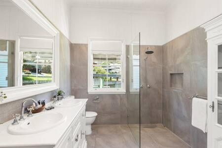 Pet Friendly Family Home In Brisbane - Relocations And Family Stays - Fast Internet - Parking - Netflix - Accommodation QLD 2