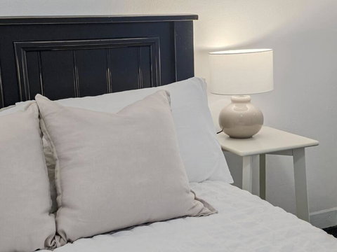 Peters Rest Central Wagga - Accommodation QLD 3