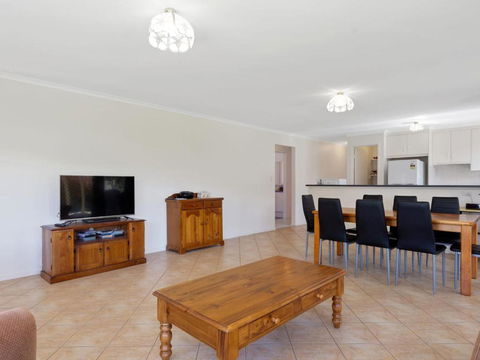 Pets At The Beach 8 Marto Court - Accommodation QLD 0