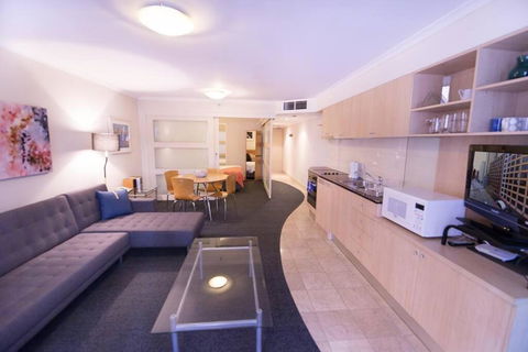 PI702 - Ideally Located Sydney CBD - Accommodation QLD 0