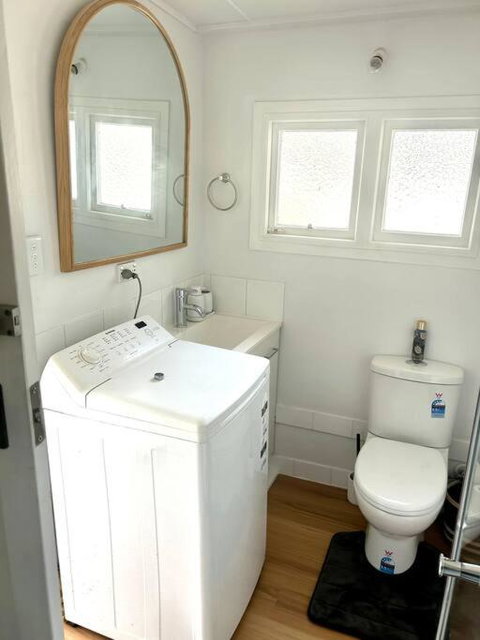 Pine Cottage - Accommodation QLD 2