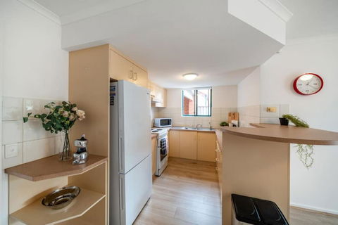 Poppy On The Lane - WiFi CBD - Accommodation QLD 3