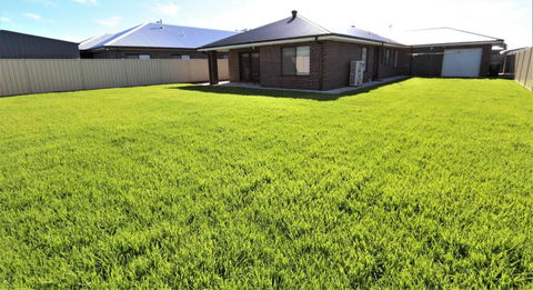 Popular Luxury Villa Kialla Shepparton - Accommodation QLD 1