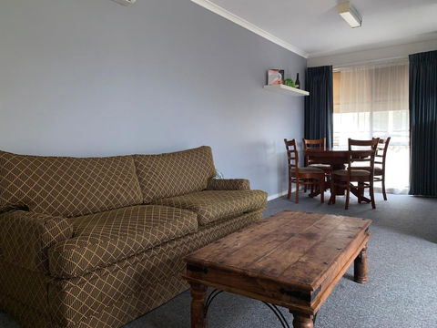 Portarlington Holiday Apartment - Accommodation QLD 3