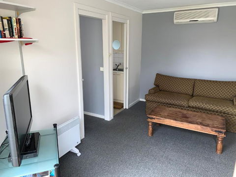 Portarlington Holiday Apartment - Accommodation QLD 2