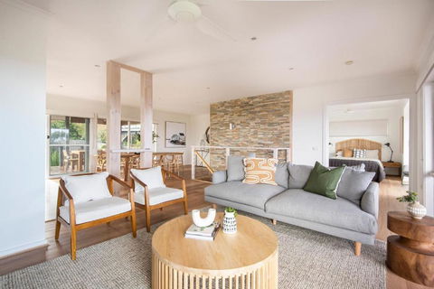 Perfect Peninsula Base With Heated Pool And Spa - Accommodation QLD 1