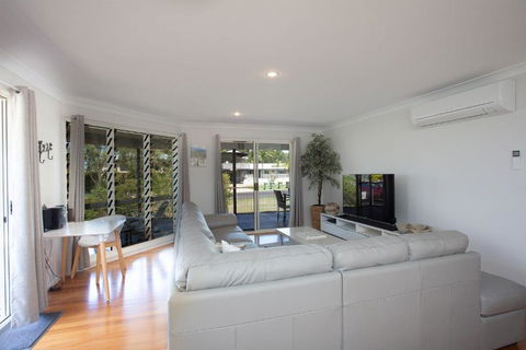 Rainbow Tides - Accommodation QLD 3
