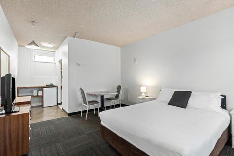 Red Carpet Motel - Accommodation QLD 1