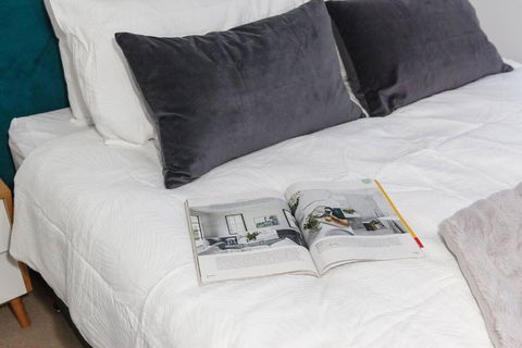 Premium Albert Park Grand Prix Apartment By Ready Set Host - Accommodation QLD 1