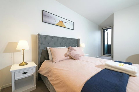 Preston Spacious 2BRM Apartment Free Parking Wi-Fi - Accommodation QLD 0