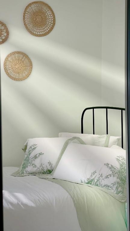 Private Bath Garden View Guest Room Pet Friendly - Accommodation QLD 1