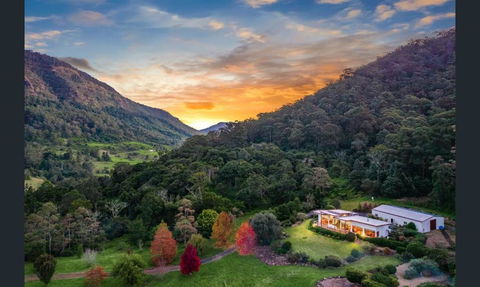 Private Luxury In The Mountains With Running Creek - Accommodation QLD 0