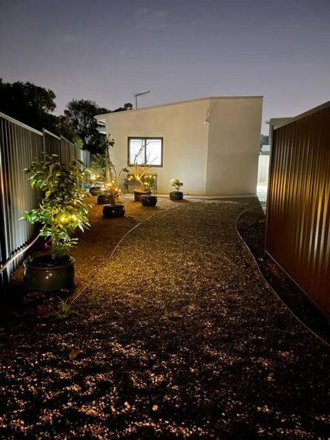 Private, Modern & Luxurious Granny Flat - Accommodation QLD 0
