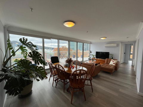 Private Room With Ensuite In The CBD - Accommodation QLD 0