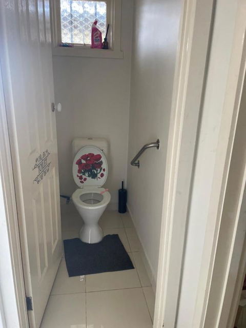 Private Room Near Melbourne Airport - Accommodation QLD 2