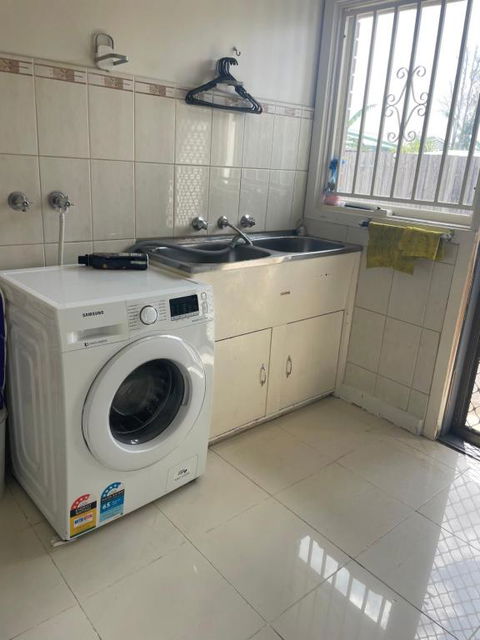 Private Room Near Melbourne Airport - Accommodation QLD 1
