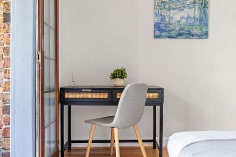 Private Single Room - Conveniently Located At Glebe - Shared Bathroom - Accommodation QLD 2