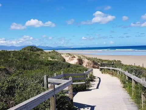 Prom Coast - Beach Abode - Sandy Point - Accommodation QLD 2