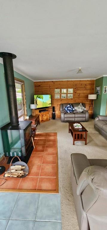 Prom Coast - Beach Abode - Sandy Point - Accommodation QLD 3