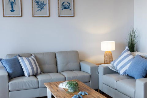 Promenade Unit 4 - Accommodation QLD 3