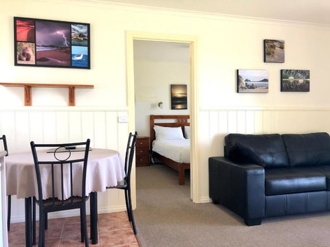 Promhills Cabins - Accommodation QLD 1