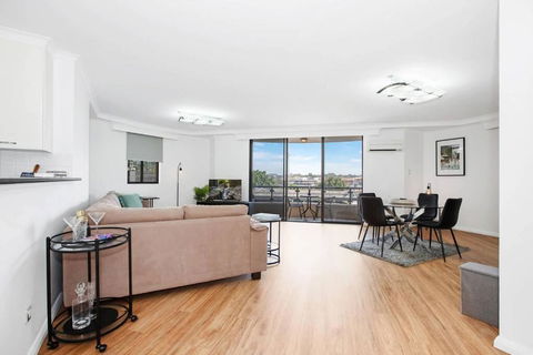 Pyrmont 2 Bed Apartment - Prime Location W Parking - Accommodation QLD 2