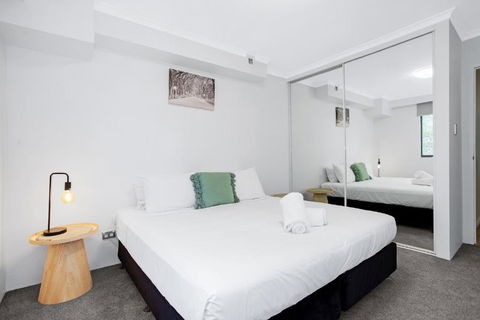 Pyrmont 2 Bed Apartment - Prime Location W Parking - Accommodation QLD 3