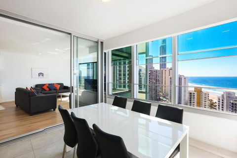 Q Tower Amazing Ocean Views 22nd Level Heated Pools Sleeps 6 - Optimise BNB - Accommodation QLD 2