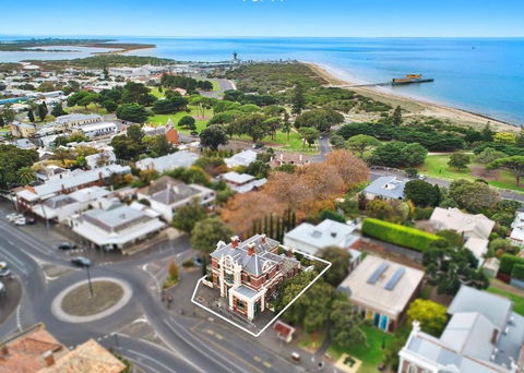 QPO QUEENSCLIFF - Accommodation QLD 1