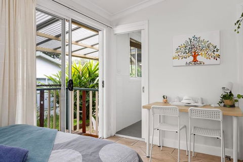 Quadruple Ensuite Room - Nearby Stations & Shops - Accommodation QLD 3