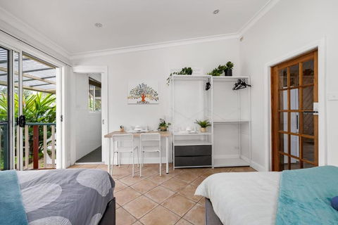 Quadruple Ensuite Room - Nearby Stations & Shops - Accommodation QLD 2