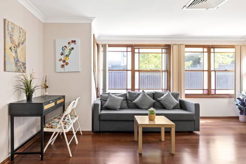Quadruple Room W Ensuite In Gordon Near Train & Bus - Accommodation QLD 2