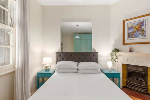 Quaint 3-Bed Heritage Home In The Heart Of Sydney - Accommodation QLD 0