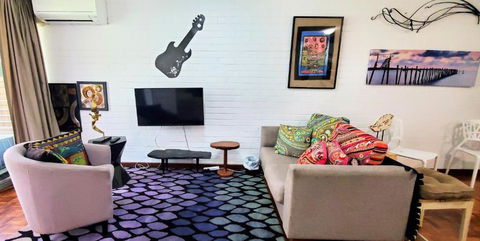 Quaint & Tranquil Subiaco 1 Bedroom Apartment - Accommodation QLD 3
