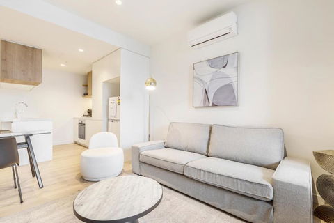 Quaint Stylish Hideout In Trendy South Melbourne - Accommodation QLD 2
