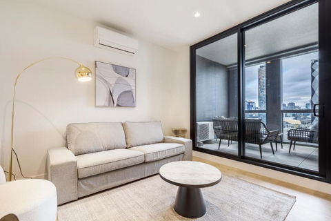 Quaint Stylish Hideout In Trendy South Melbourne - Accommodation QLD 0