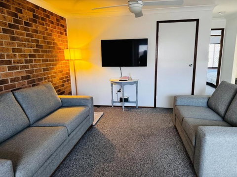 Quiet, 2bdrm Retreat In Tamworth - Accommodation QLD 0