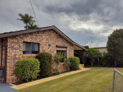 QUIET PROPERTY BY THE RIVER - Accommodation QLD 0