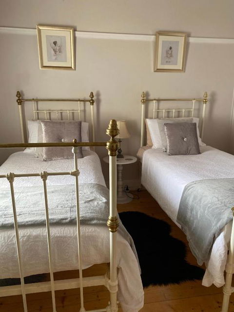 R&R Blue Diamond Luxury Cottage Maryborough, Vic - Accommodation QLD 2
