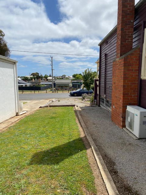 R&R Blue Diamond Luxury Studio Maryborough, Vic - Accommodation QLD 3